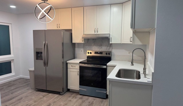 Kalihi Stream, Coffee Bar, Ro Water, Split Ac, WIFI, Black Out Curtain, 4Parking