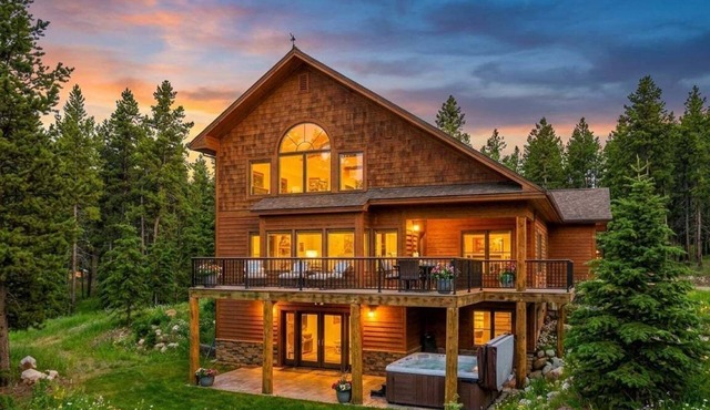 Kindred ✨ Luxury Mountain Chalet Hot Tub ♨️ Pet Friendly 🐾 Newly Reimagined