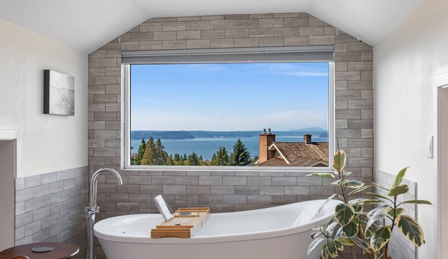 King Beds | Views | Close to Beach | Dogs OK