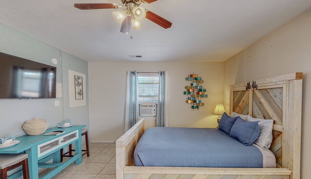 La Escapada, Master Suite w Washer/Dryer