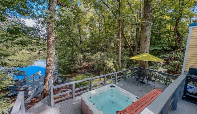 Lake Life A-Frame (Hocking Hills Area)