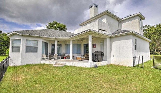 Lakefront Apt with Peaceful Balcony and Lake Views! in Riverview