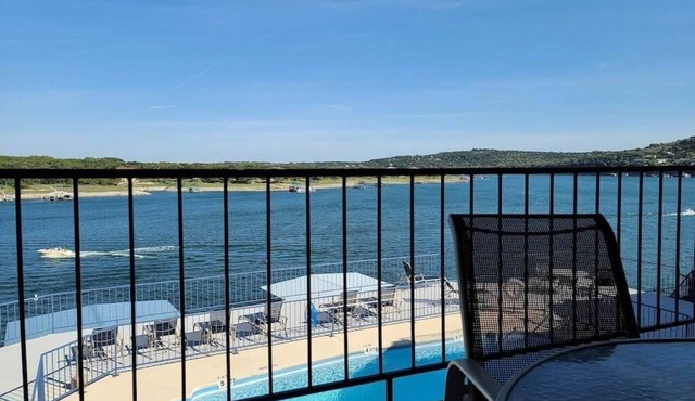 Lakefront Condo w/Boat Slip+Pool+Hot tub