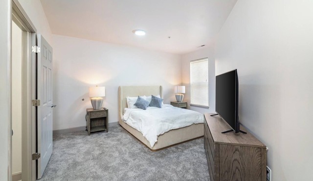 Landing | Amazing 2BD, Gym, Pool