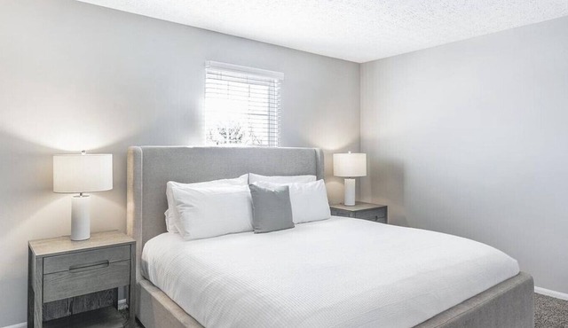 Landing at Lake Club at Polaris - 1 Bedroom in Downtown Columbus