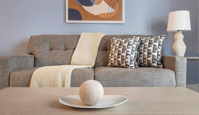 Landing | Beautiful 1BD, Courtyard, Gym