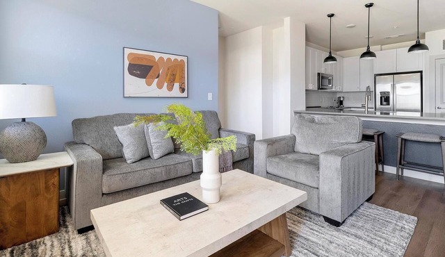 Landing | Beautiful 2BD, Clubhouse, Gym
