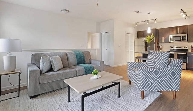 Landing | Chic 2BD, Game Room, Yoga Studio