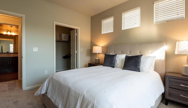 Landing | Chic 2BD, Pool, Courtyard