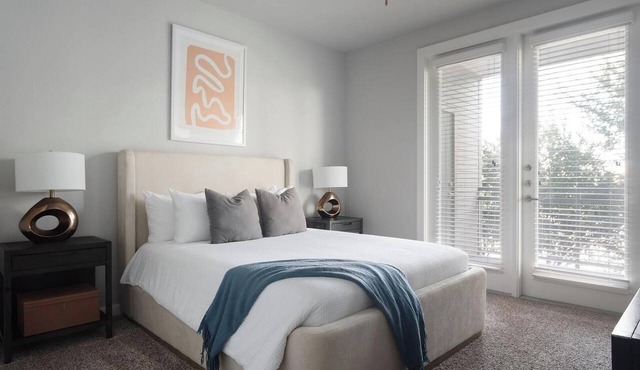 Landing | Incredible 2BD, Clubhouse, Pool