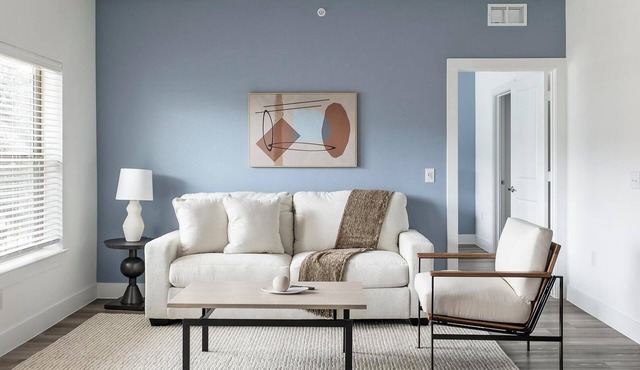 Landing | Modern 2BD, Pool, Gym