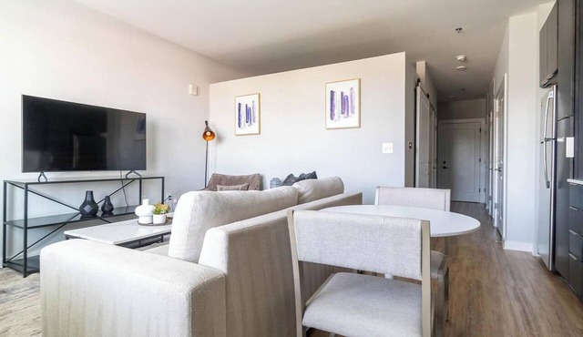 Landing | Modern Studio, Courtyard, Gym