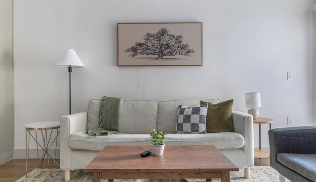 Landing | Spectacular 1BD, Gym, Pool