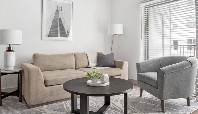 Landing | Spectacular 1BD, Gym, Pool