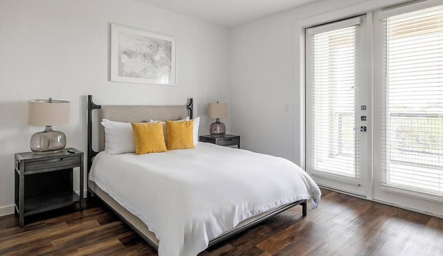 Landing | Spectacular 1BD, Pool, Clubhouse
