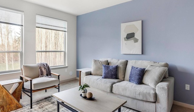 Landing | Spectacular 2BD, Gym, Pool