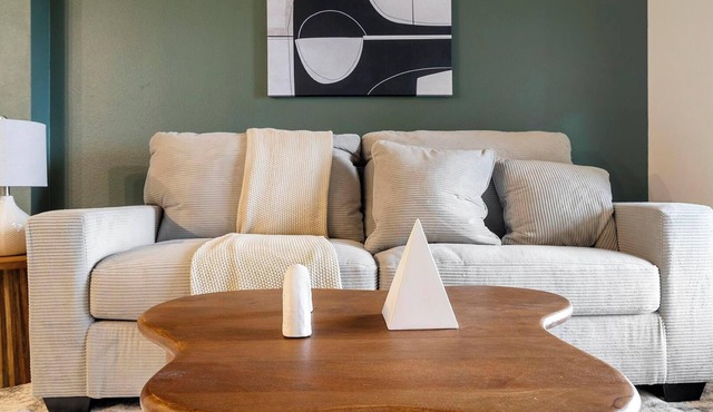 Landing | Stunning 1BD, Game Room, Gym