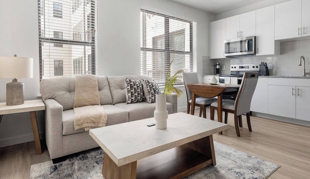 Landing | Stunning 1BD, Pool, Gym