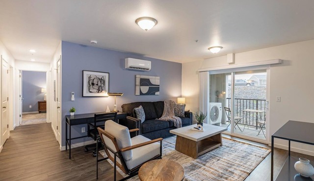 Landing | Stunning 2BD, Gym, Clubhouse