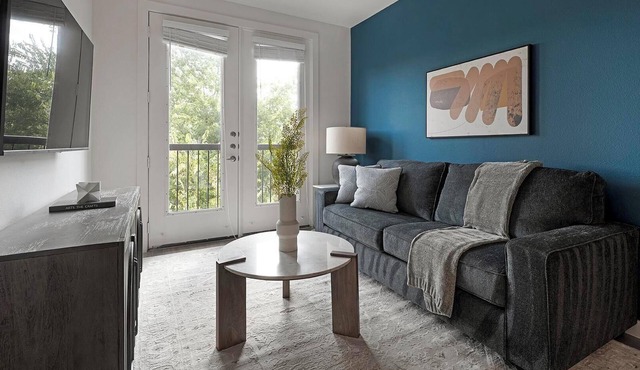 Landing | Stylish 1BD, Gym, Pool