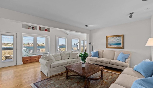 Large, modern Cape Cod style cottage in oceanside charming town