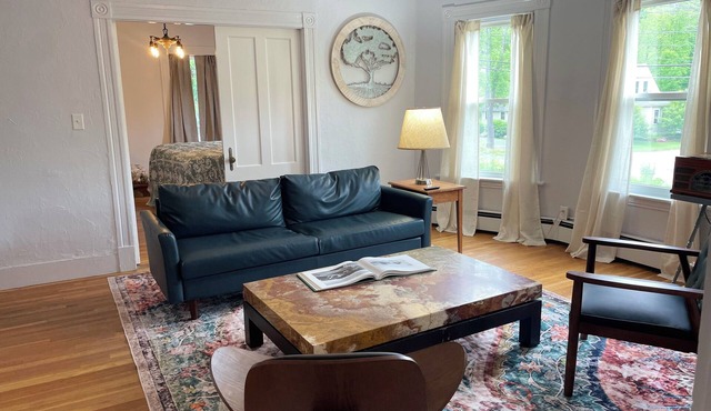 Large Sunny Main Floor Historic Apartment