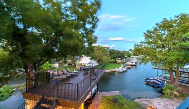 LBJ Lake Home - Private Cove - Lake Toys - Boat Slip