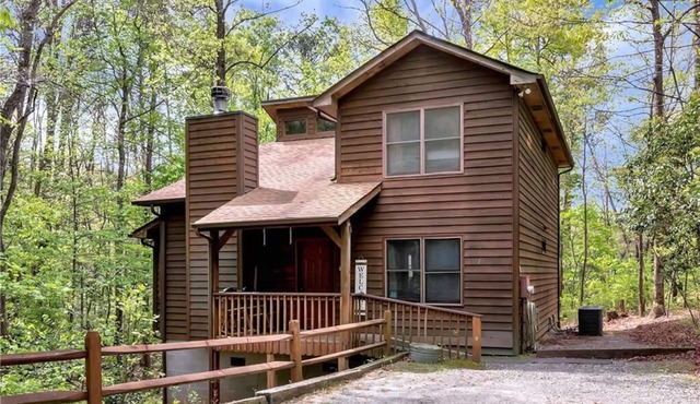 Legacy Lodge Cabin- Near Helen,GA Private Hot Tub,screened deck, Tubing nearby