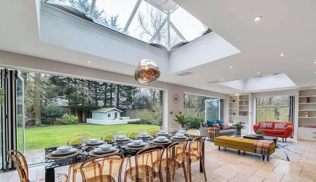 Legoland Basecamp | Perfect for Families | Sleeps 15 in Windsor