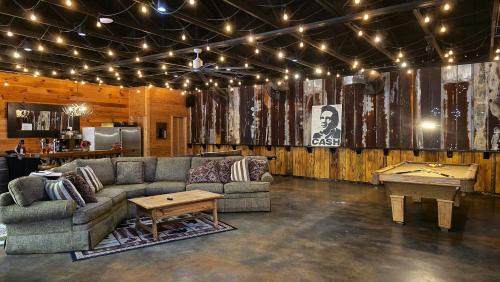 Lovely Copperhill Cabin Rental for a Tennessee Vacation