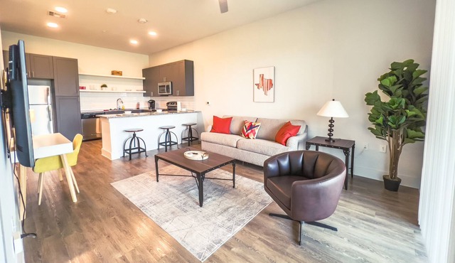 Lux Apt packed with Amenities!