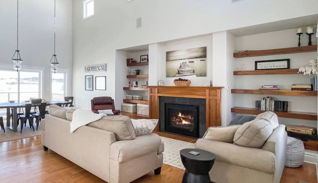 Luxe & Cozy Retreat 6B Sleeps 14+ Hot Tub Theater Firepit
