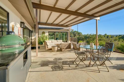 Luxe Mid-Century Austin Home w/Canyon Views