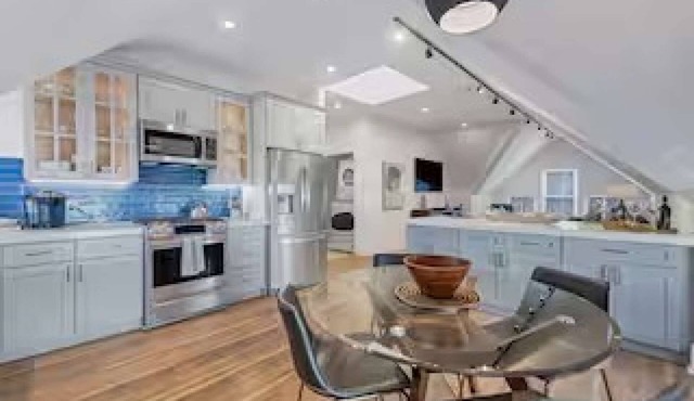 Luxurious 2 Bdrm 2 Bath 3rd floor
