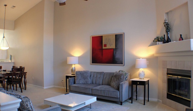 Luxury 2BR Townhome close to Cherry Creek Reservoir with attached Garage