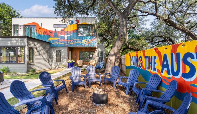 Luxury Austin Retreat for 30 with Pool Sauna Plunge