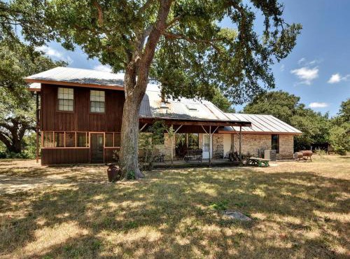 Luxury Country Cottage with Private Pool | Sleeps 16 | Perfect for Families & Groups