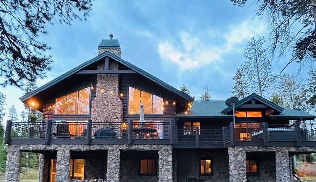 Luxury Mountain Cabin: Hot Tub, Mtn Views, Game Room - Sleeps 10 - Winter Park