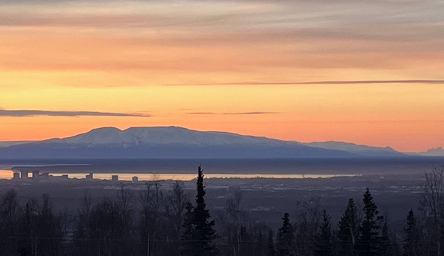 Luxury Mountain House with Amazing Views and great Hiking in Anchorage