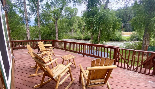 Luxury Riverfront Home!