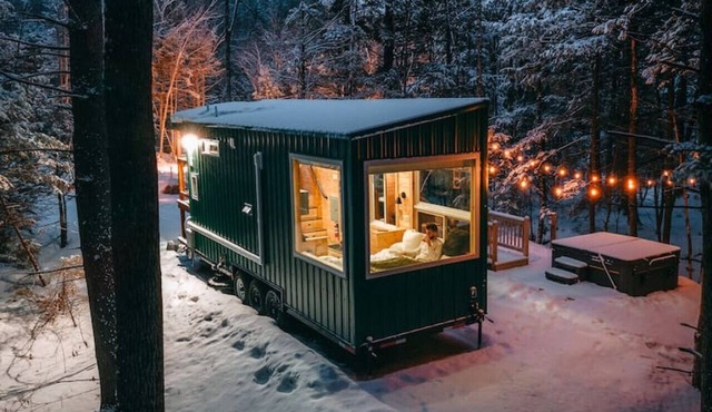 Luxury Tiny Home Getaway- IRIS Home