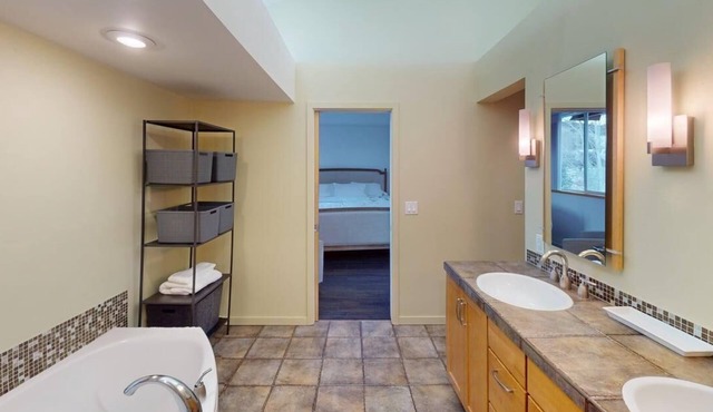 Marvelous Getaway4-bedroom home in Edwards