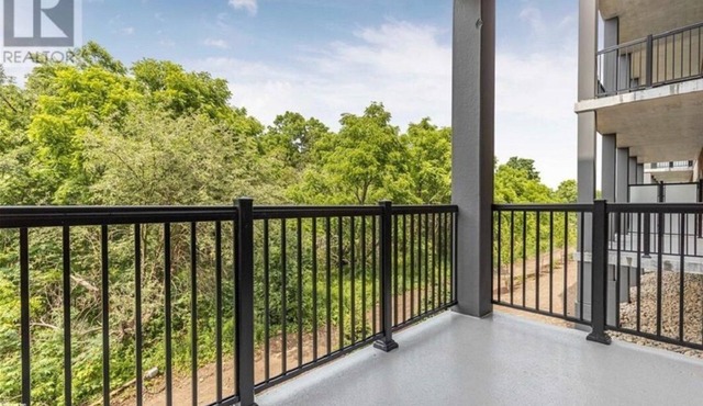 Minutes from Devils Glen Ski Hills, and a short drive to Blue Mountain! in Creemore