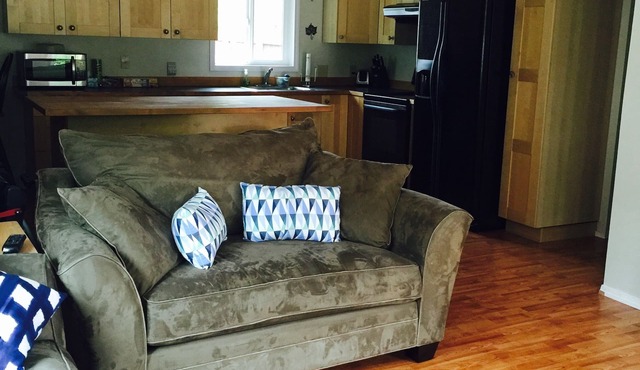 Modern 2 Bedroom rental, minutes from beach and boat launch.