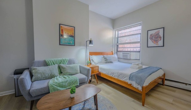Modern South-End Studio Apt!