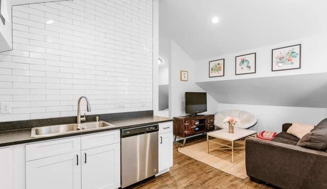 Modern Studio Steps from Tennyson Street