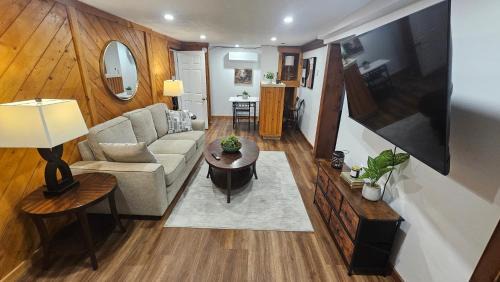 Modern Two Bedroom Basement Apartment