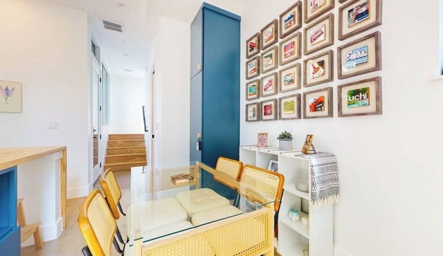 Modern two story home with kitchen, gated yard, balcony, close to South Congress
