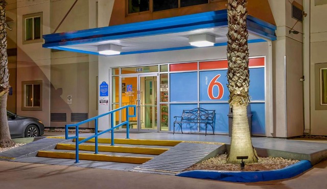 Motel 6-Eagle Pass, TX - Lakeside in Eagle Pass