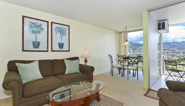 Mountain and Golf Course Views! Washer/dryer, A/C, FREE Wi-Fi and Parking!